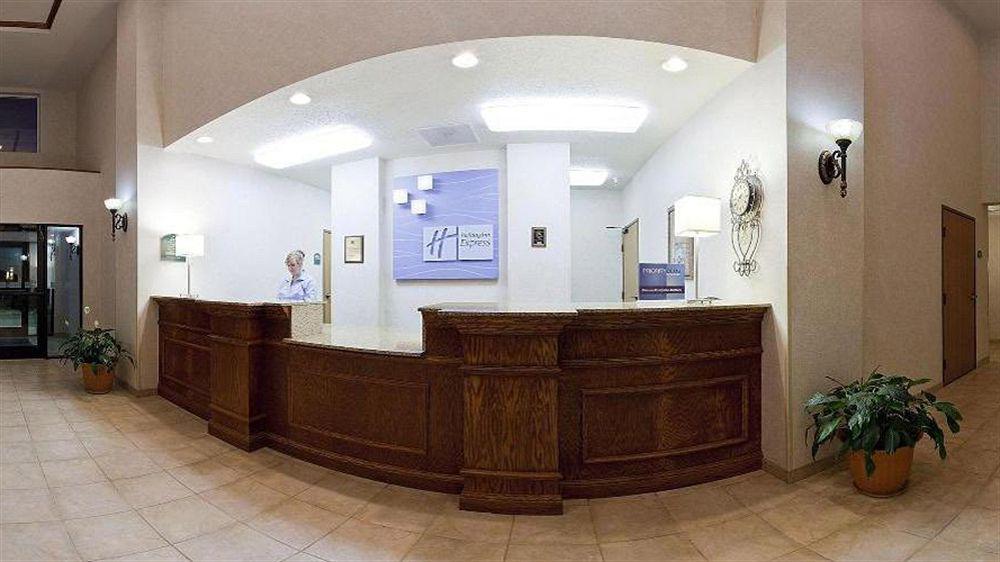 Holiday Inn Express Hotel & Suites Chickasha By Ihg Exteriör bild