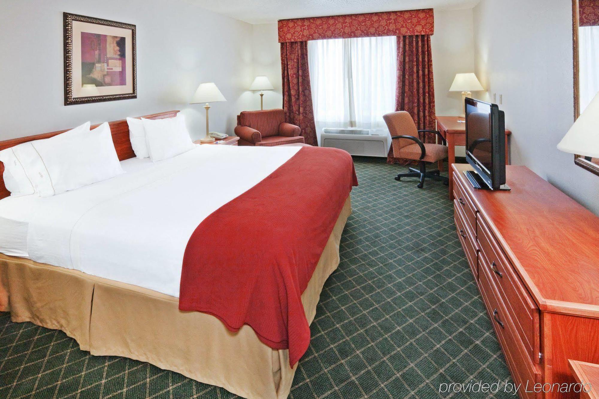 Holiday Inn Express Hotel & Suites Chickasha By Ihg Exteriör bild
