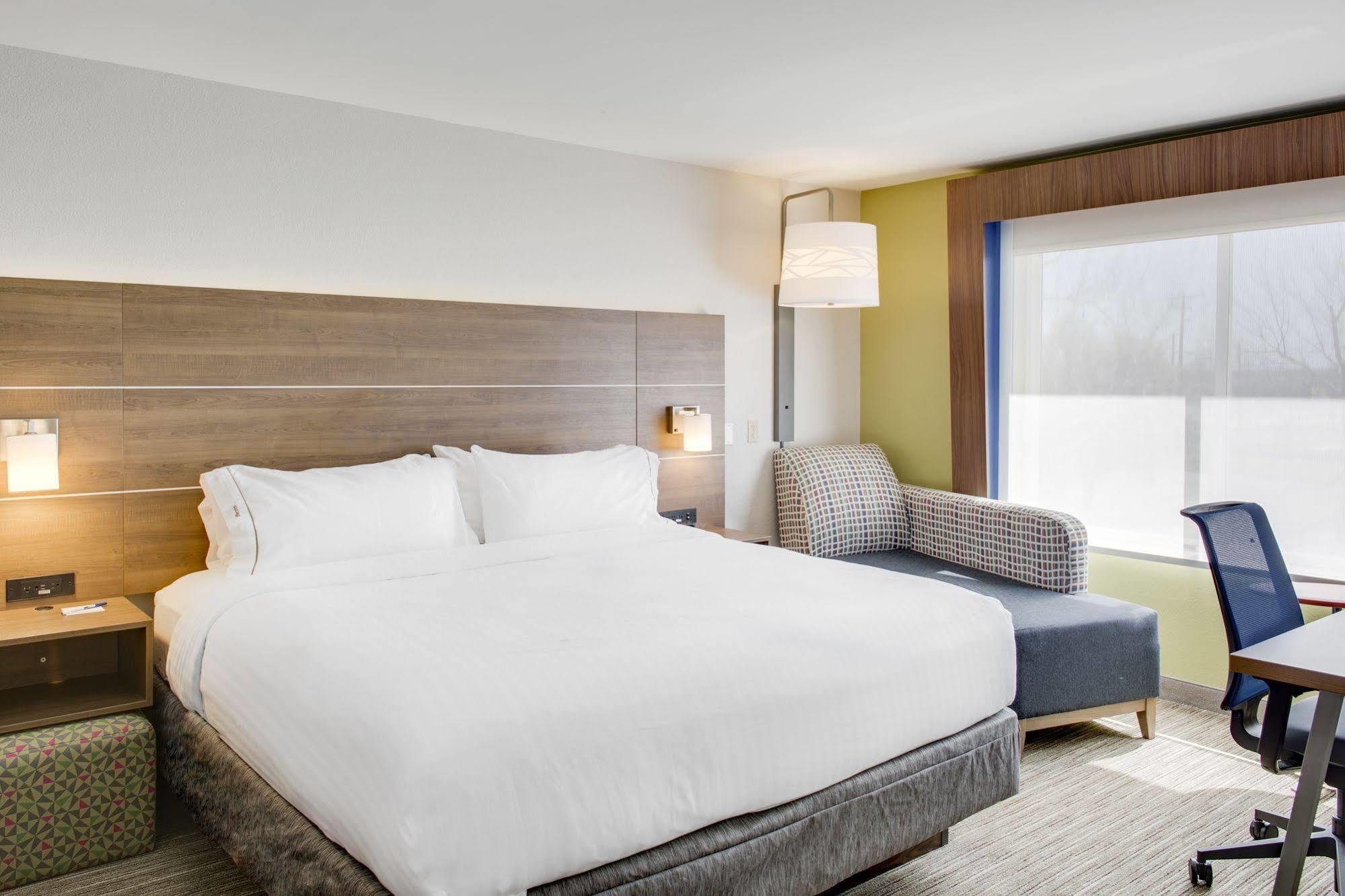 Holiday Inn Express Hotel & Suites Chickasha By Ihg Exteriör bild